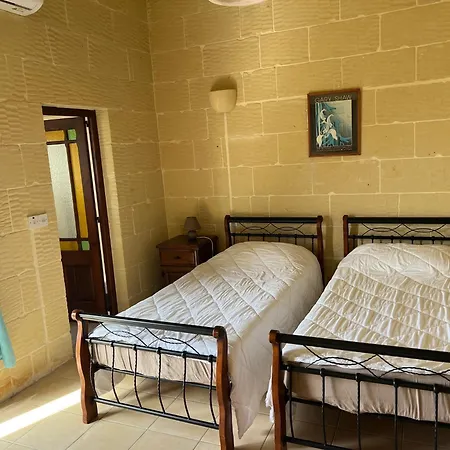 4 Bedroom Holiday With Private Pool & Views * Xewkija