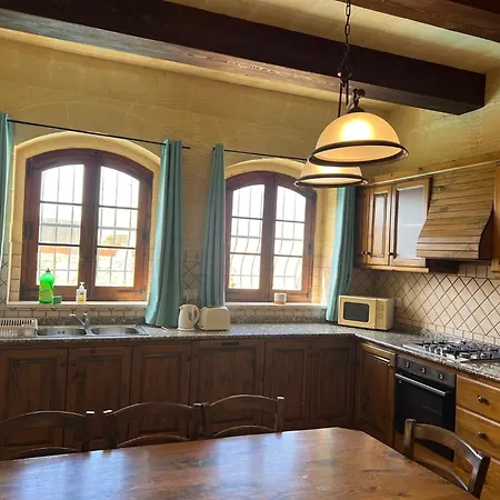 4 Bedroom Holiday With Private Pool & Views Xewkija
